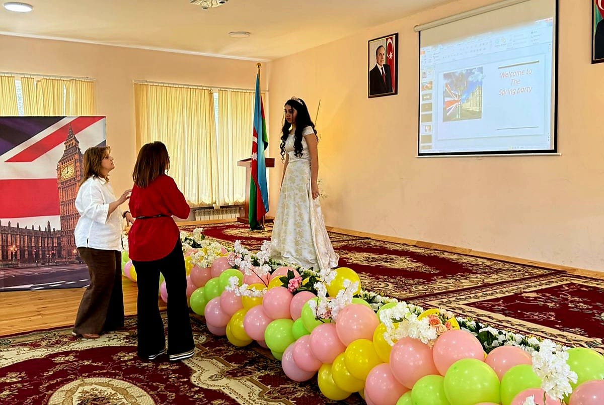 100 nömrəli tam orta məktəbdə 