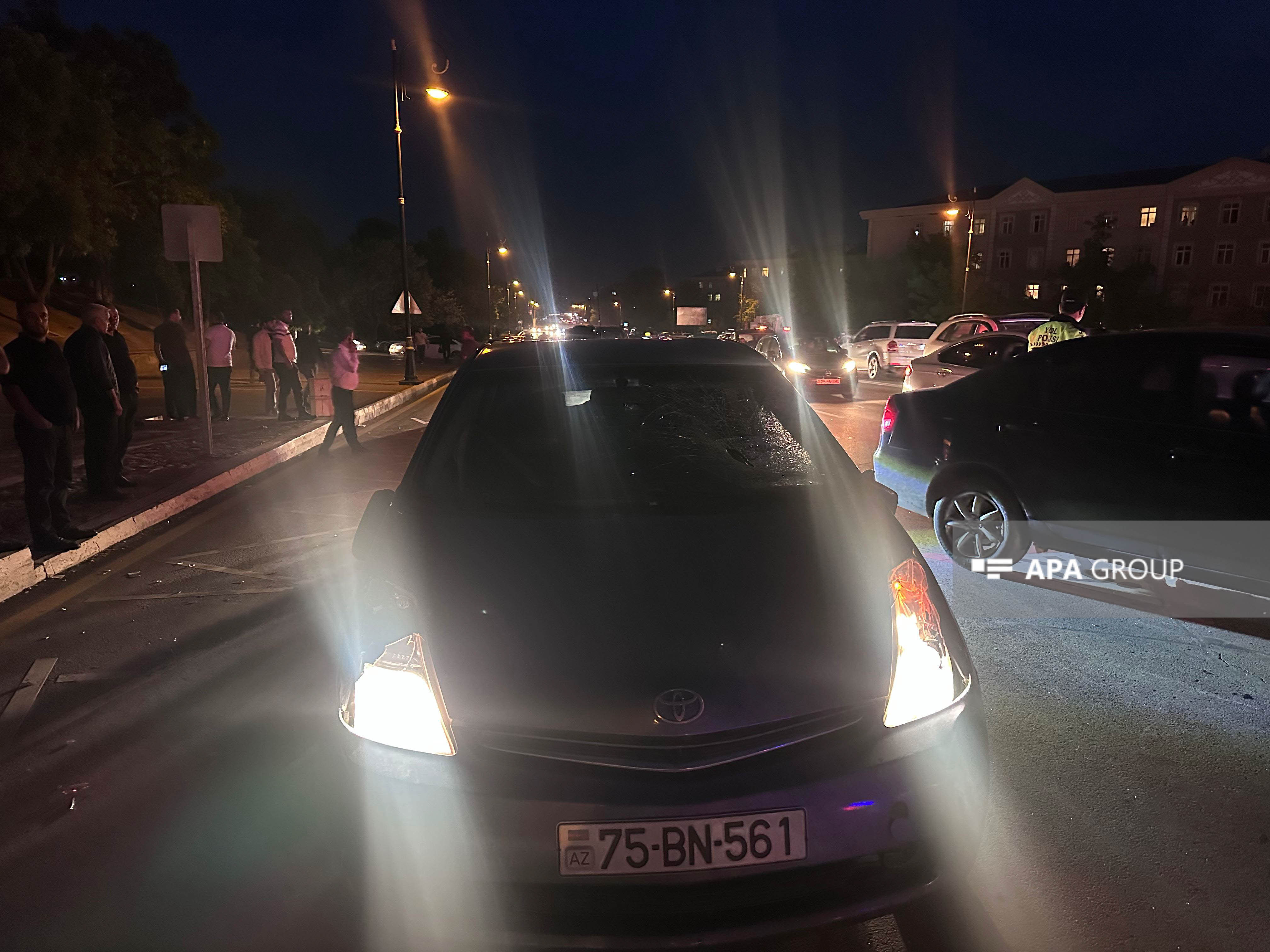 Naxçıvanda avtomobil 4 nəfəri vurdu