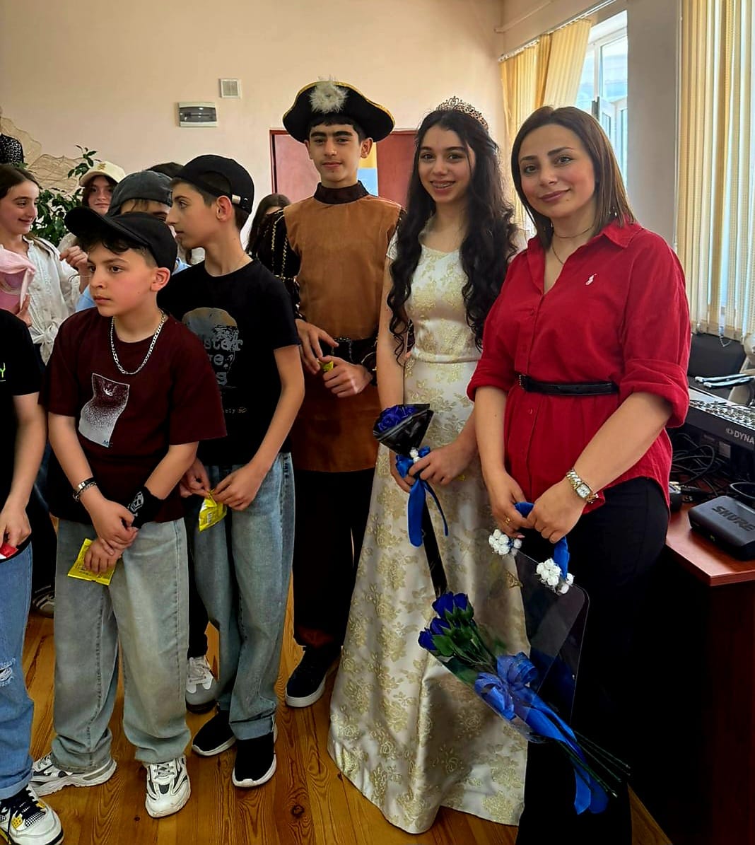 100 nömrəli tam orta məktəbdə 