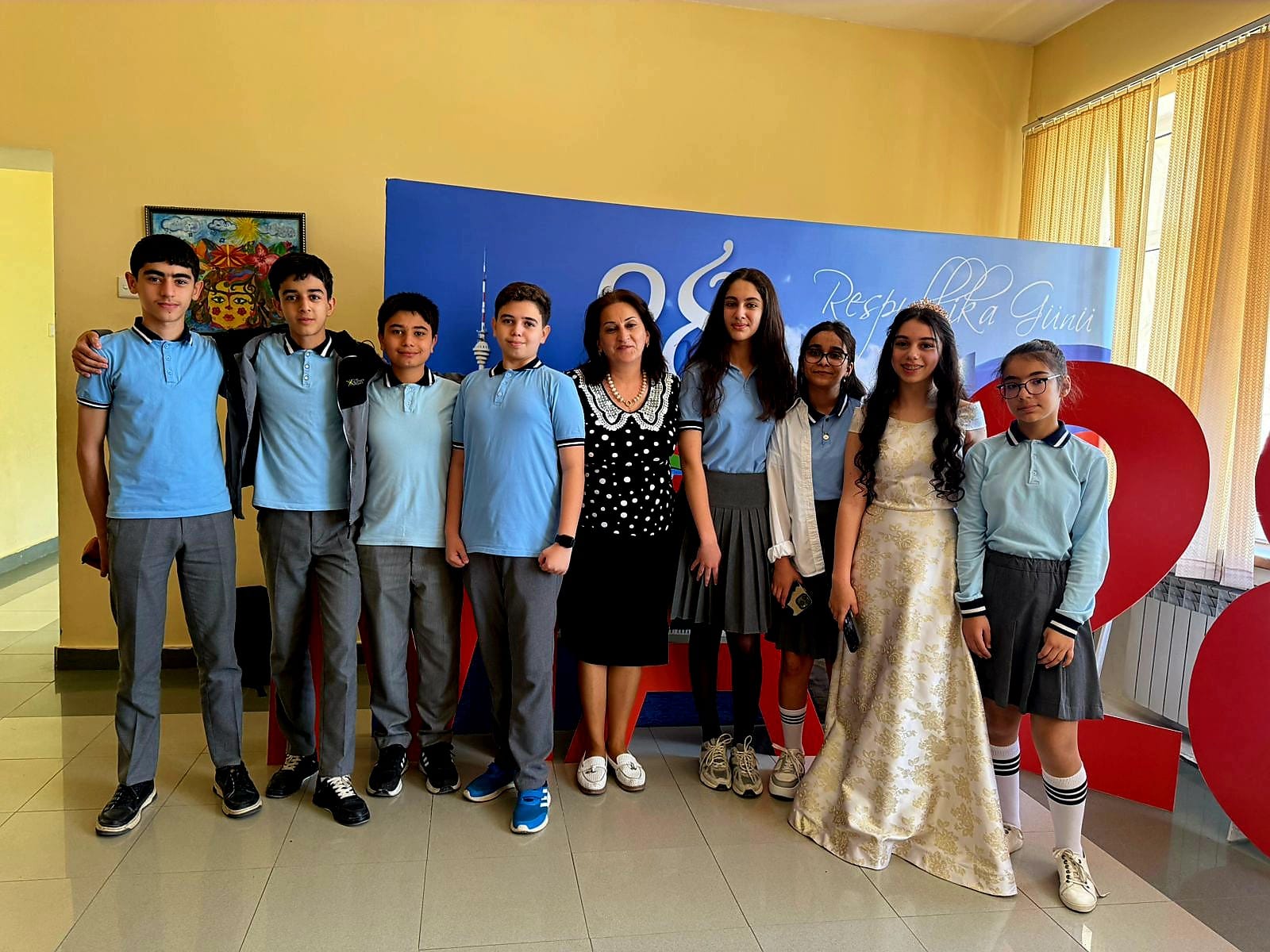 100 nömrəli tam orta məktəbdə 