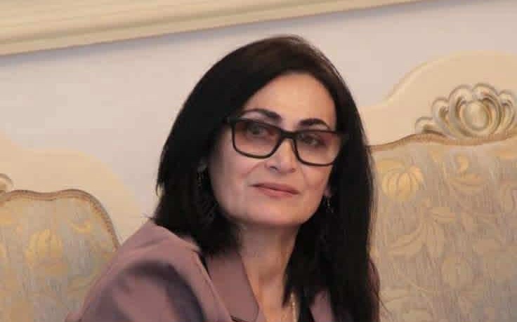 Öz xoşbəxtliyini başqalarına sərf edən xanım...