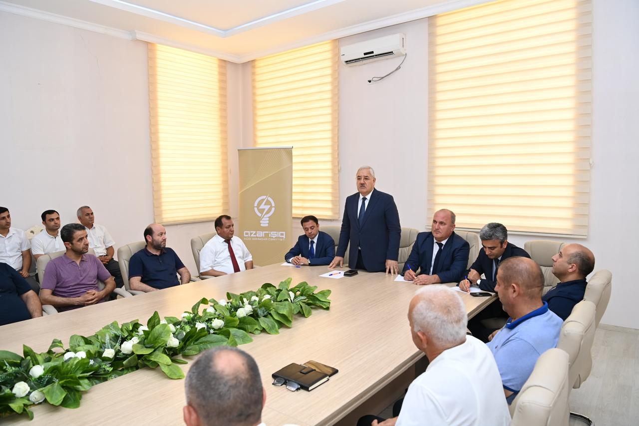 “Azərişıq” ASC-nin nümayəndələri Ağdamda fermer və sahibkarlarla görüşdü (FOTO)