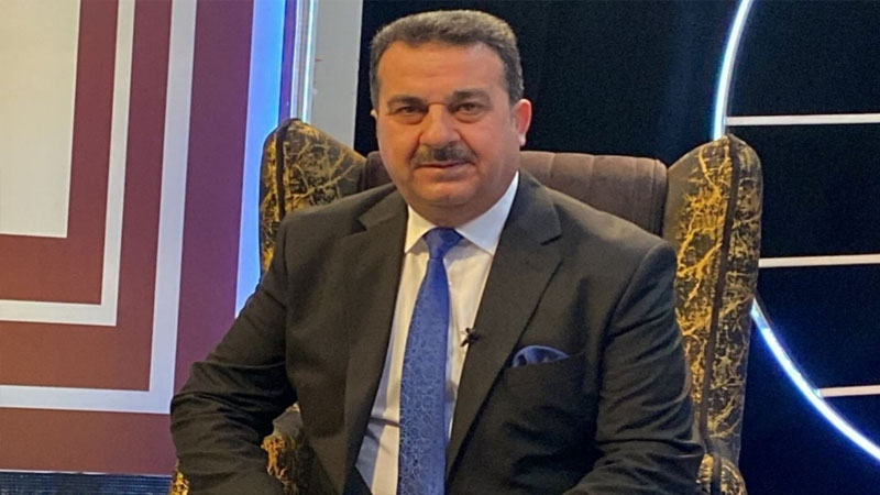 Qiraətçi Natiqi Tacir Şahmalıoğluyla oturduğu yerdə 
