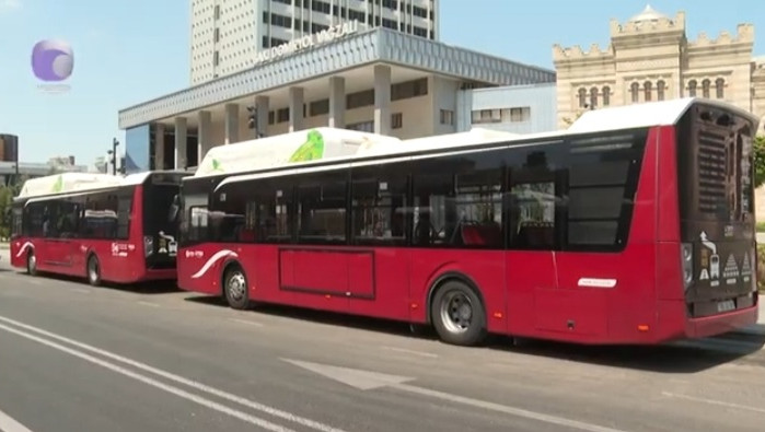 Sərnişinlər bu marşrut avtobuslarının fəaliyyətindən narazıdırlar (VİDEO)