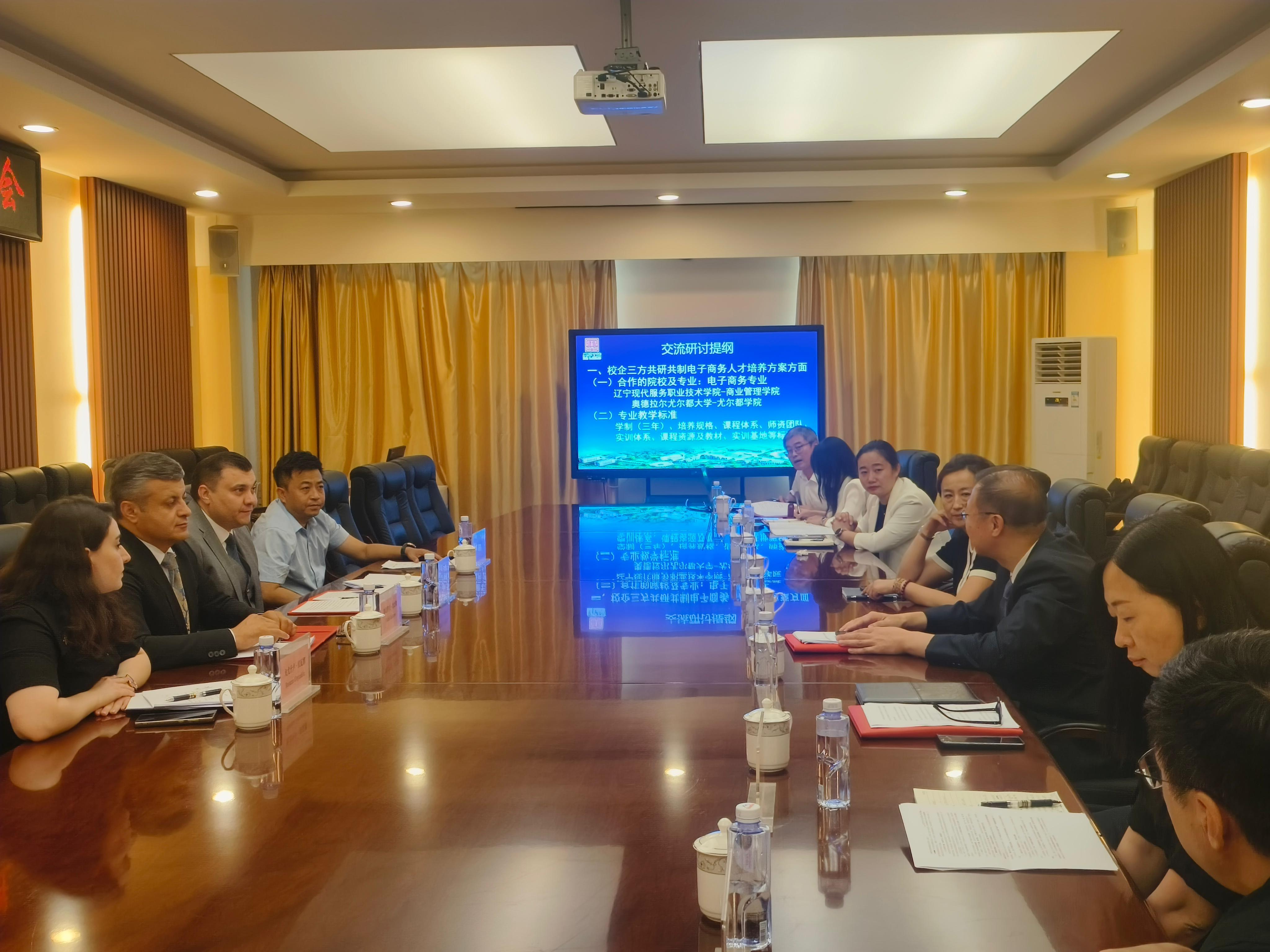 Odlar Yurdu Universitetinin nümayəndə heyəti Çin Xalq Respublikasında rəsmi səfərdə olmuşlar (FOTO)