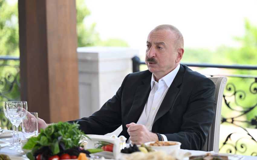 İlham Əliyev və Qurbanqulu Berdiməhəmmədov Şuşada nahar edib (FOTO)