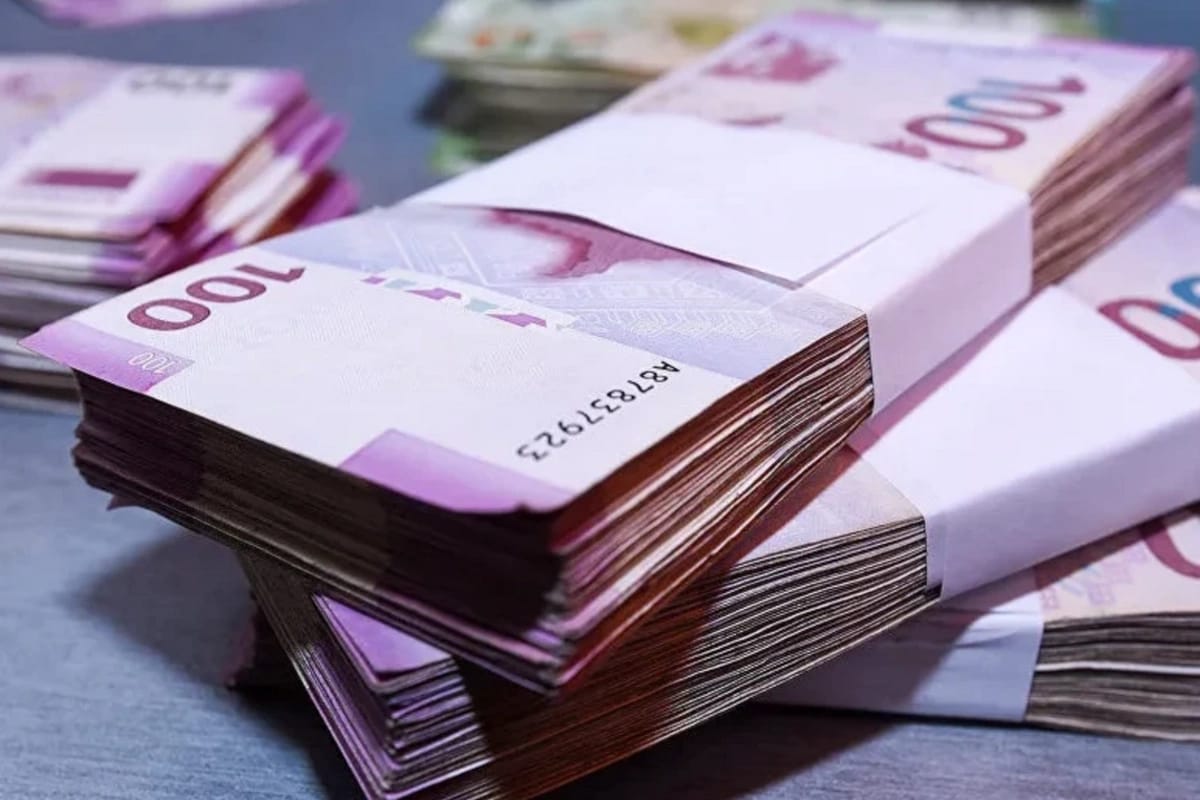 Azərbaycanda dövriyyədə olan pul kütləsinin həcmi artır - Faydası və riskləri nələrdir?