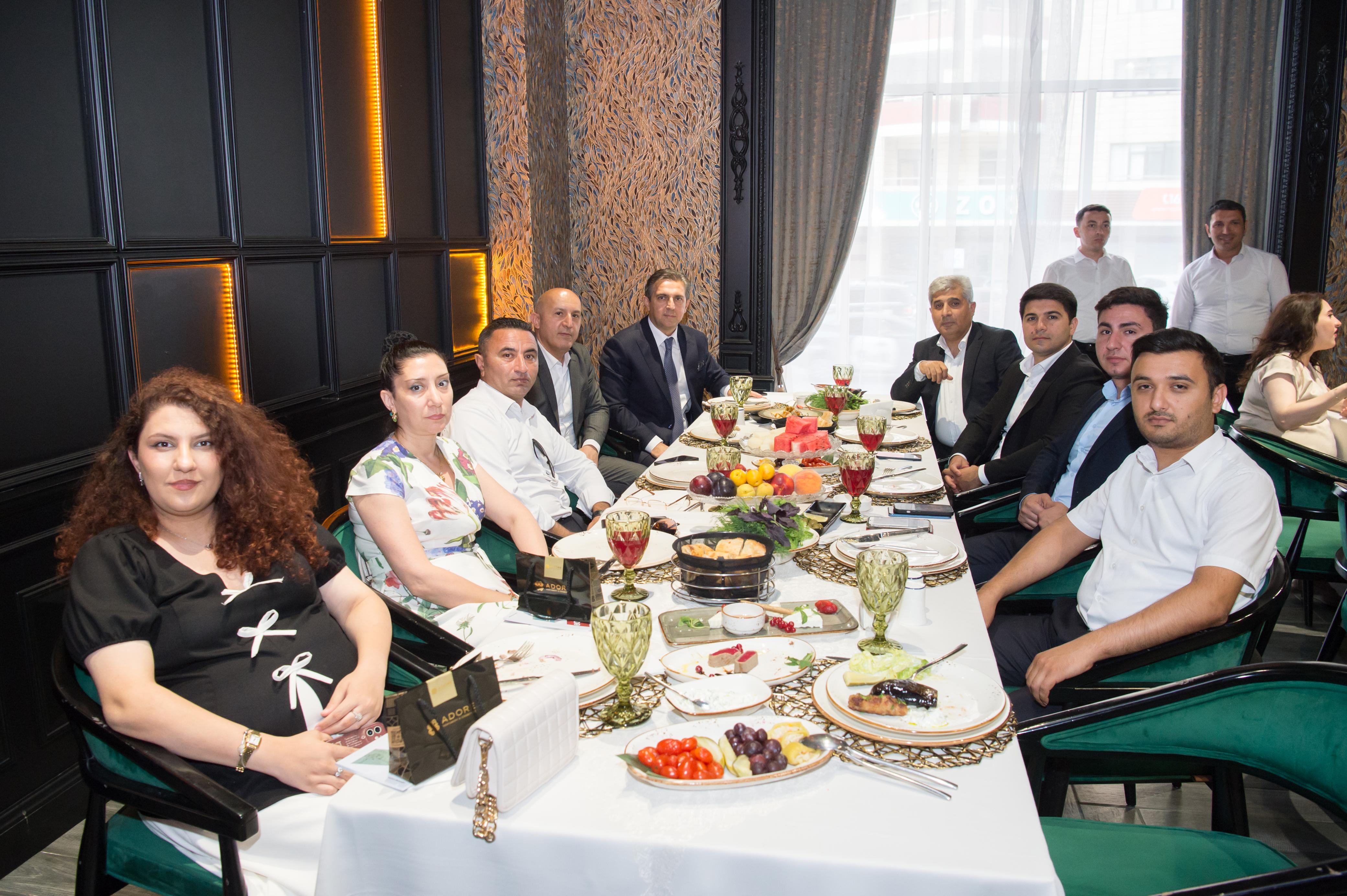 ADSEA jurralistlərin 150 illik yubiley bayramını təbrik etdi (FOTO)