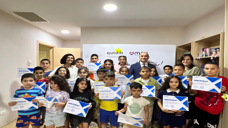 Balaca vətəndaşlarla böyük söhbət: Millət vəkili yay məktəbində (FOTO)