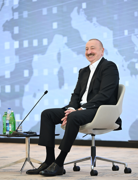 İlham Əliyevin III Şuşa Qlobal Media Forumunun iştirakçıları ilə görüşü oldu (YENİLƏNİB)
