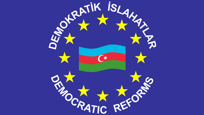 DİP iki jurnalisiti mükafata layiq gördü