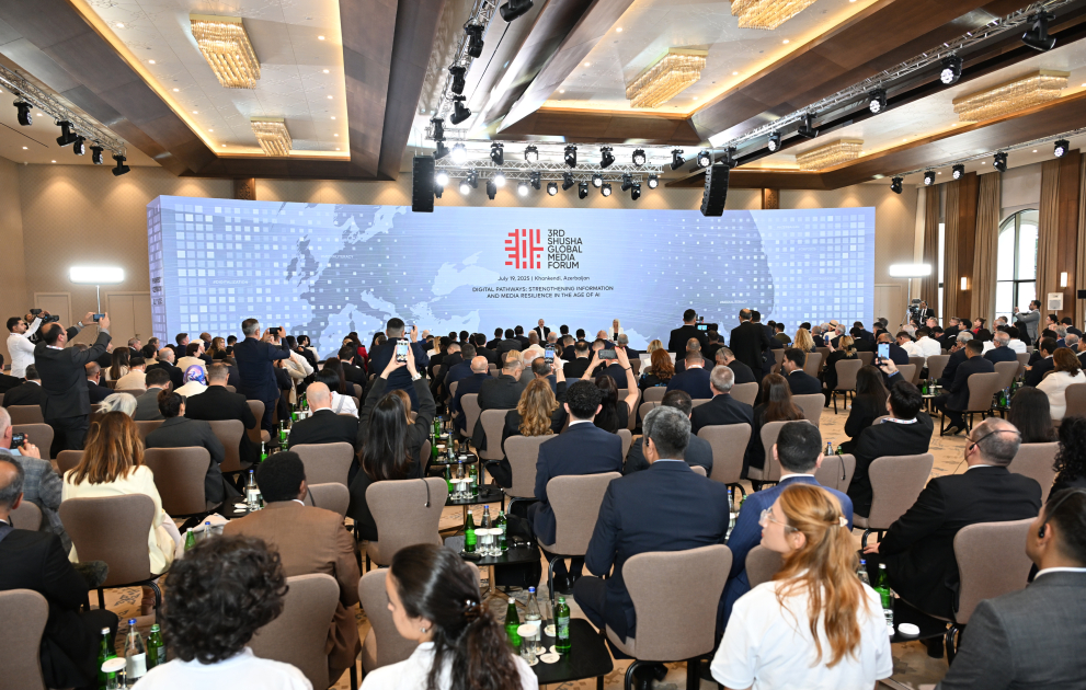 İlham Əliyevin III Şuşa Qlobal Media Forumunun iştirakçıları ilə görüşü oldu (YENİLƏNİB)