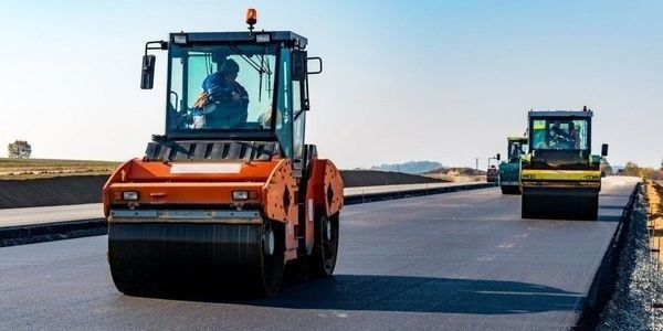 Prezident yol tikintisinə 2,1 milyon manat ayırdı