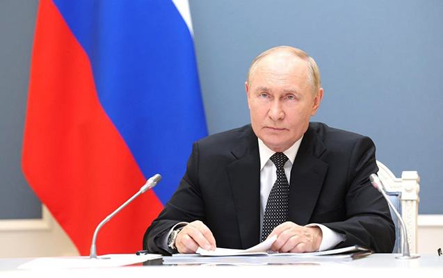 Putin əcnəbilərlə bağlı qərarı dəyişdi
