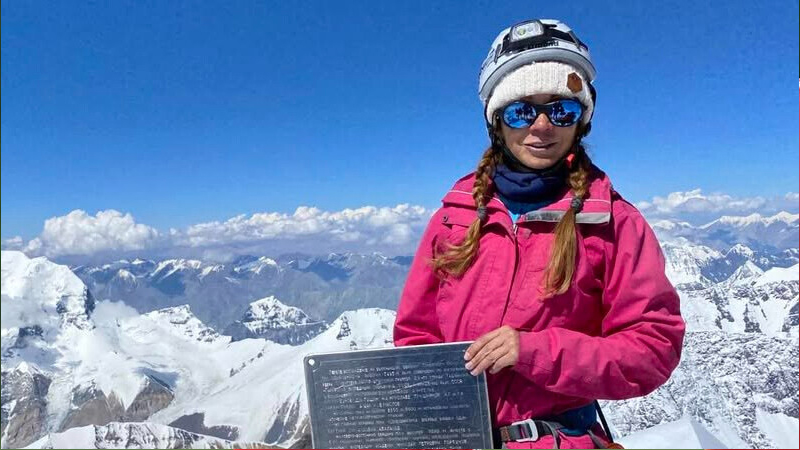 Qələbə zirvəsində ayağı slnan alpinist 2026-cı ildə xilas ediləcək