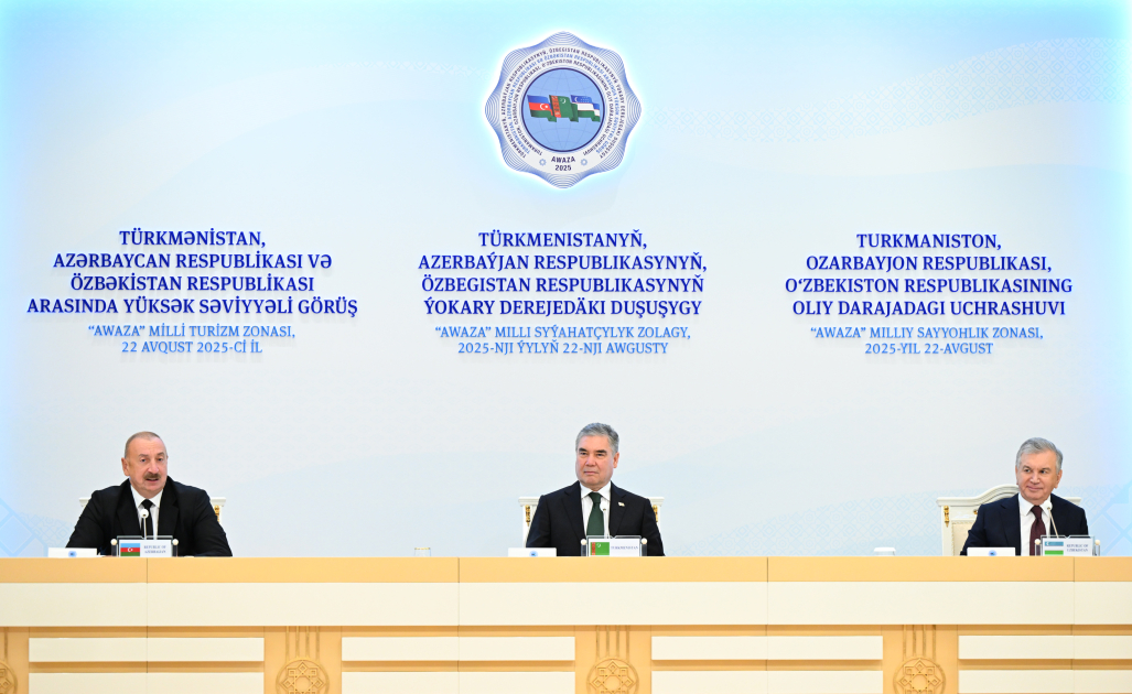 Üç ölkə lideri yüksəksəviyyəli görüşün yekunlarına dair mətbuata birgə bəyanatla çıxış etdi  (YENİLƏNİB)