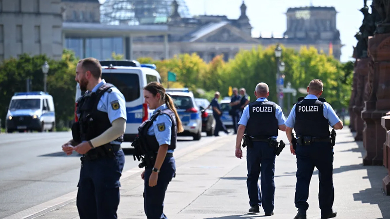 Zelenskinin Berlinə səfəri alman polisini niyə təəccübləndirib?