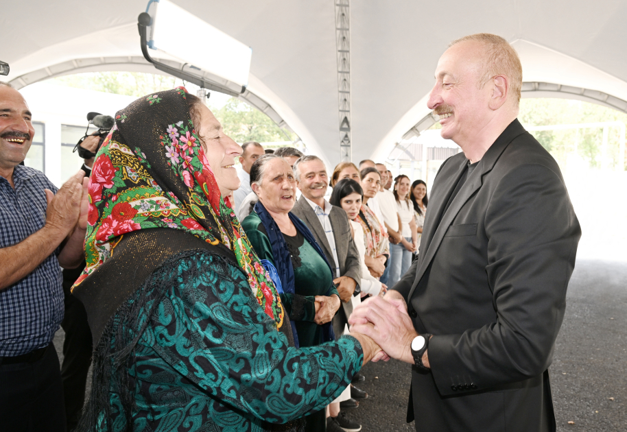 Prezident və birinci xanım Kəlbəcərlə Ağdərəyə səfər etdi, sakinlərlə görüşdü (YENİLƏNİB)