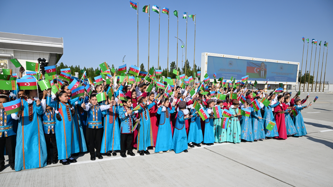 Prezidentin Berdiməhəmmədovla geniş tərkibdə görüşü keçirildi (YENİLƏNİR)
