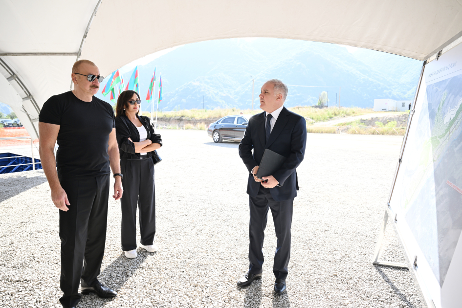 Prezident və birinci xanım Kəlbəcərdə sakinlərlə görüşdü (YENİLƏNİB)