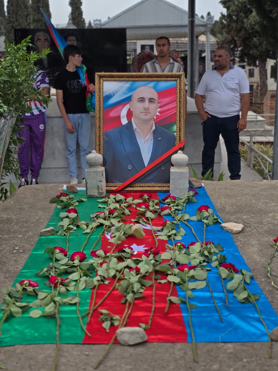 Arif Məmmədov dəfn edildi (FOTO/VİDEO)