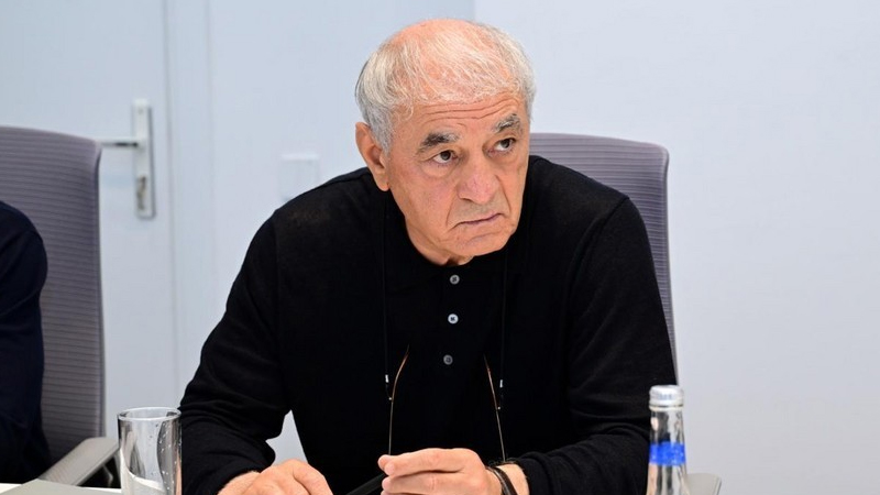 Fəxrəddin Manafov: “Telefonum susmur, zəng-zəngə calanıb