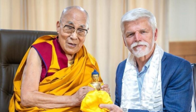 Çin Dalay Lama ilə görüşdən sonra Çexiya prezidenti ilə bütün əlaqələri kəsdi