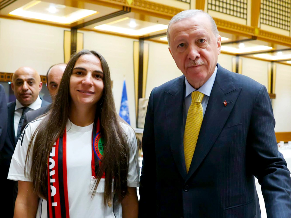 Azərbaycan millisinin futbolçuları Ərdoğanla görüşdü (FOTO)