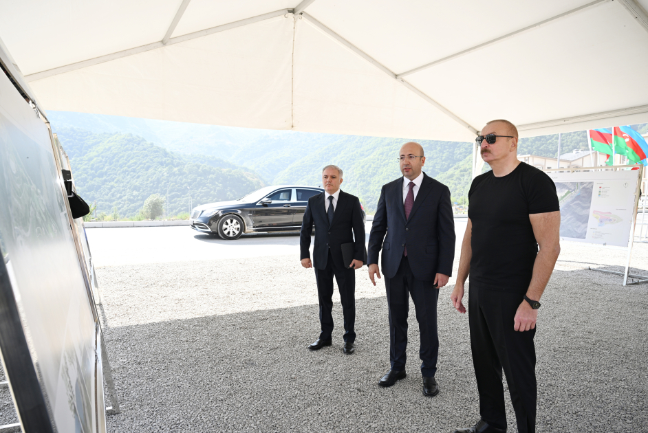 Prezident və birinci xanım Kəlbəcərdə sakinlərlə görüşdü (YENİLƏNİB)