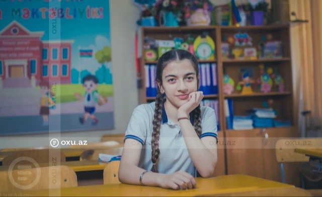 Salyanda əkiz bacılar eyni universitetə qəbul oldular