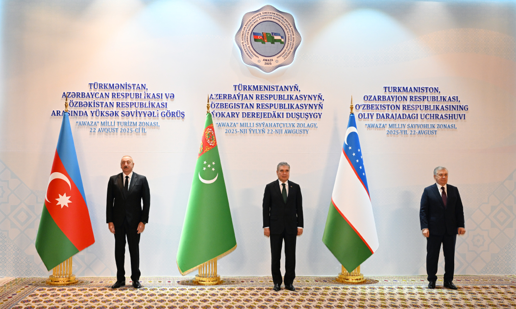 Üç ölkə lideri yüksəksəviyyəli görüşün yekunlarına dair mətbuata birgə bəyanatla çıxış etdi  (YENİLƏNİB)