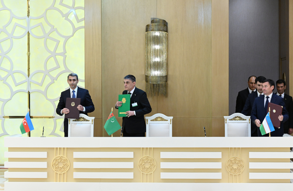 Azərbaycan, Türkmənistan və Özbəkistan liderlərinin iştirakı ilə sənədlər imzalandı (FOTO)