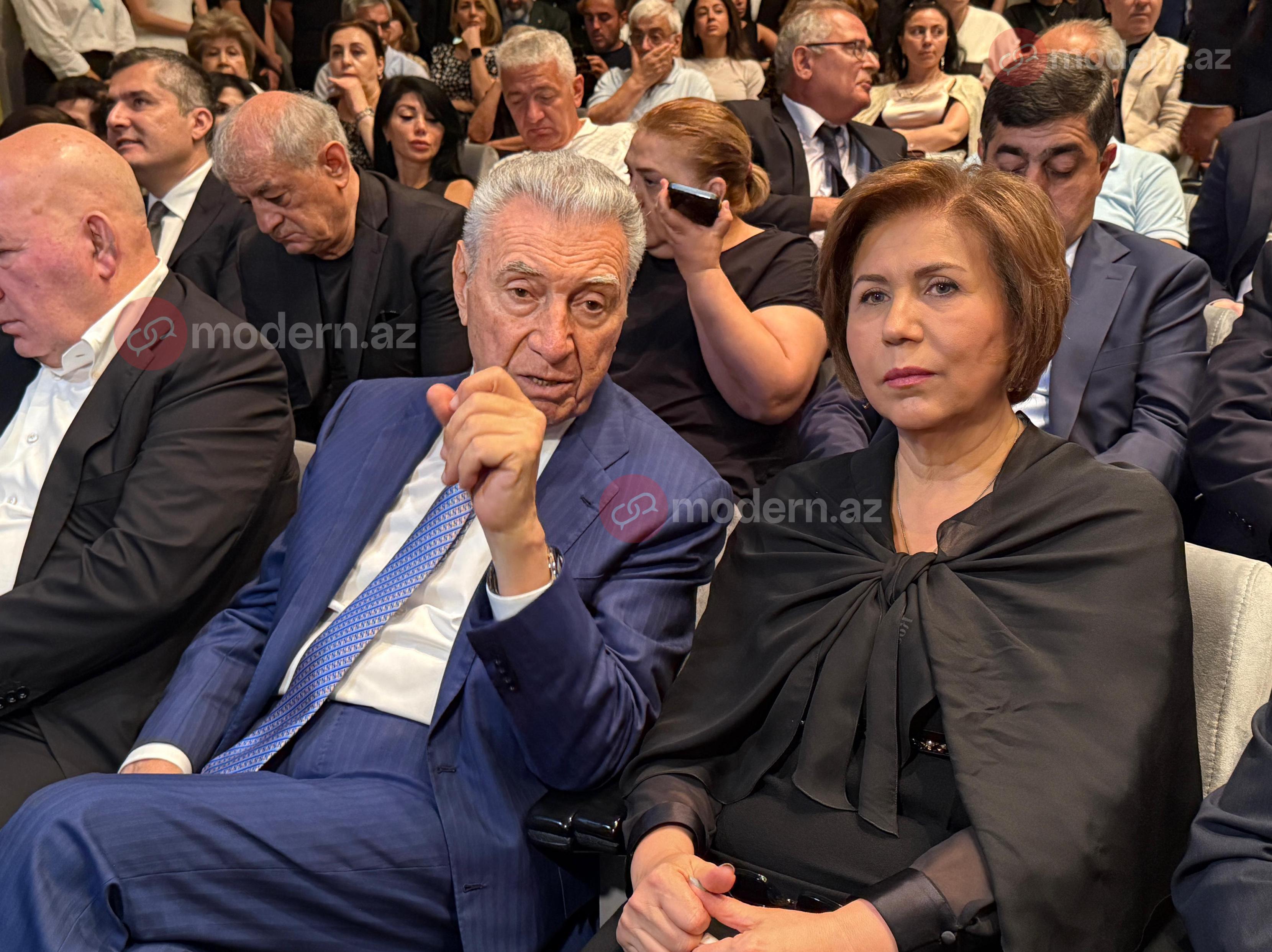 Qusman, keçmiş və indiki məmurlar Elçinlə vida mərasimində (FOTO)