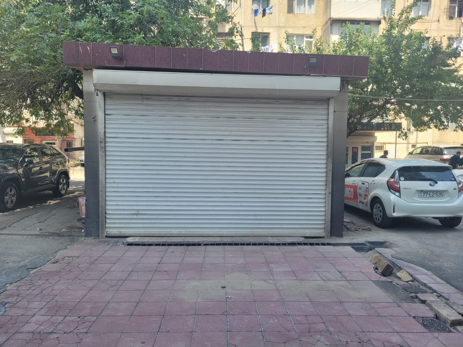 Bakıda avtoyuma məntəqəsindən maşın oğurlandı (FOTO)
