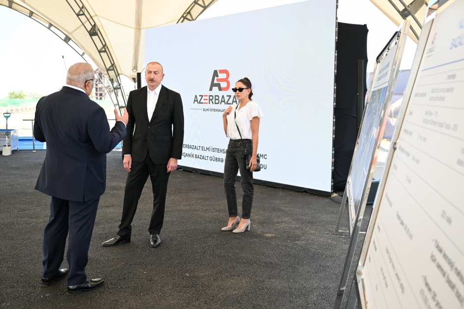 Prezident və birinci xanım Gəncəyə səfər etdi (YENİLƏNİB)