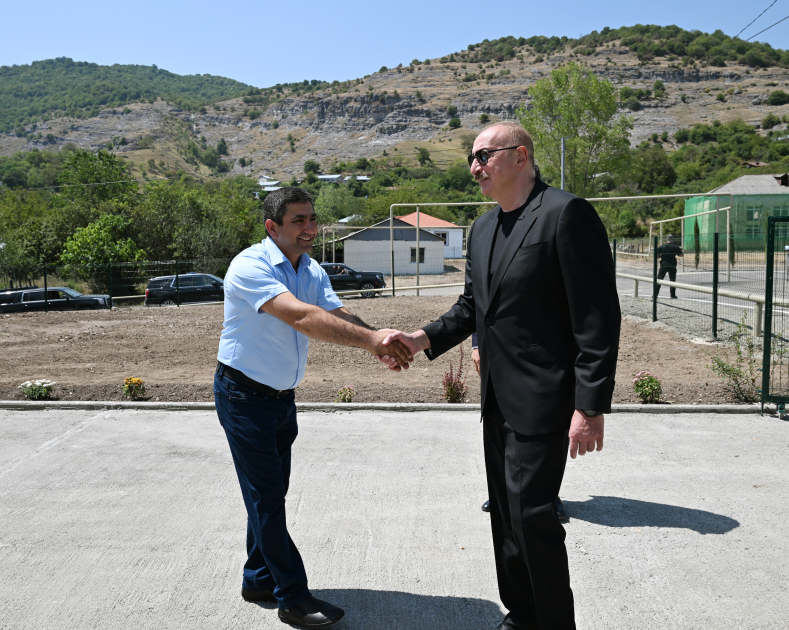 Prezident və birinci xanım Kəlbəcərlə Ağdərəyə səfər etdi, sakinlərlə görüşdü (YENİLƏNİB)