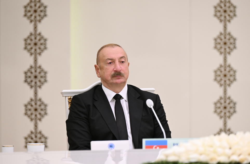 Prezidentin Berdiməhəmmədovla geniş tərkibdə görüşü keçirildi (YENİLƏNİR)