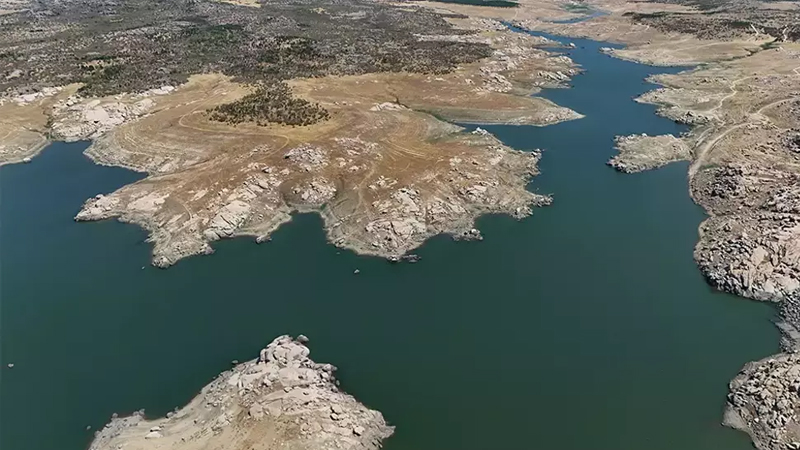 Türkiyədə içməli su böhranı: Doluluq səviyyəsi 8 faizə düşdü (FOTO)