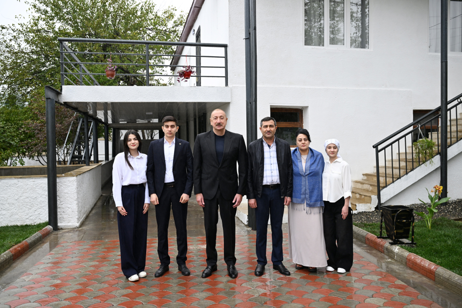 Hadrut məscidinin açılışı oldu (YENİLƏNİB)