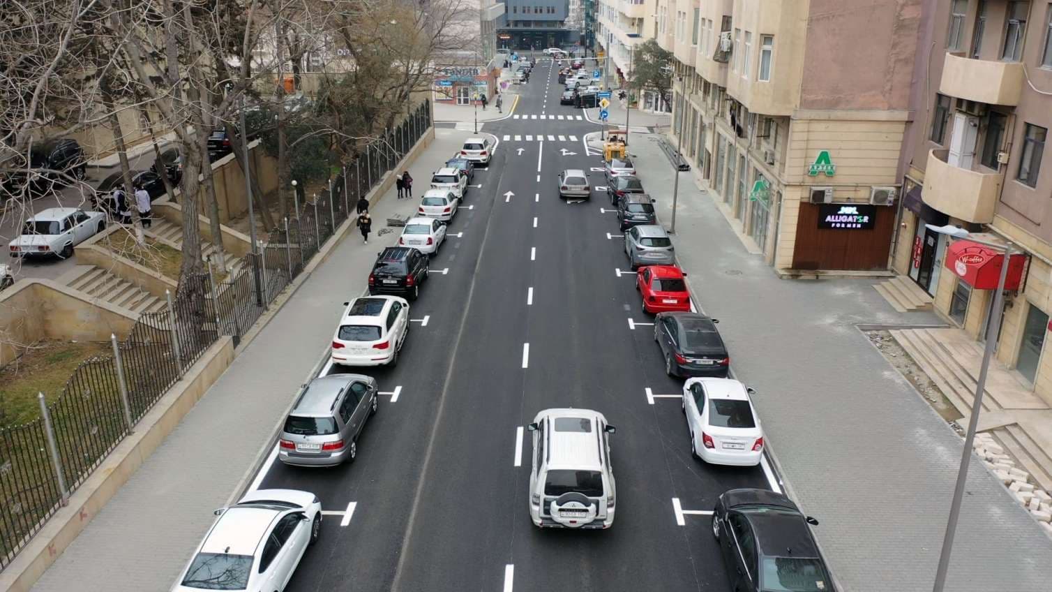 Bu küçədə yol hərəkətində dəyişiklik edilir