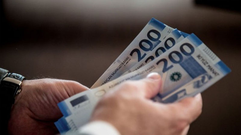 Orta aylıq əməkhaqqı 1100 manata çatır