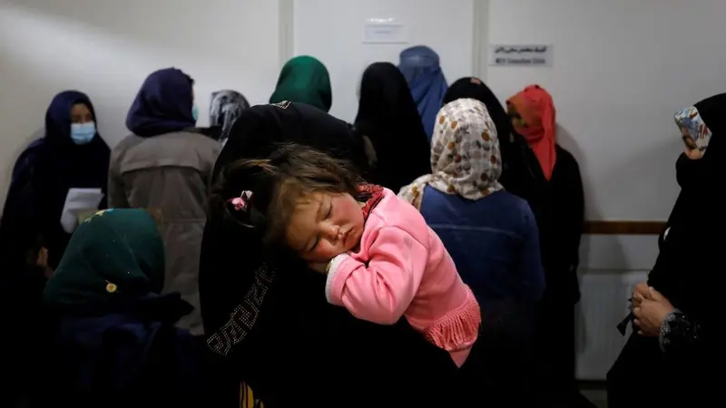 Taliban qadınların kişi diş həkimlərinə getməsini qadağan etdi