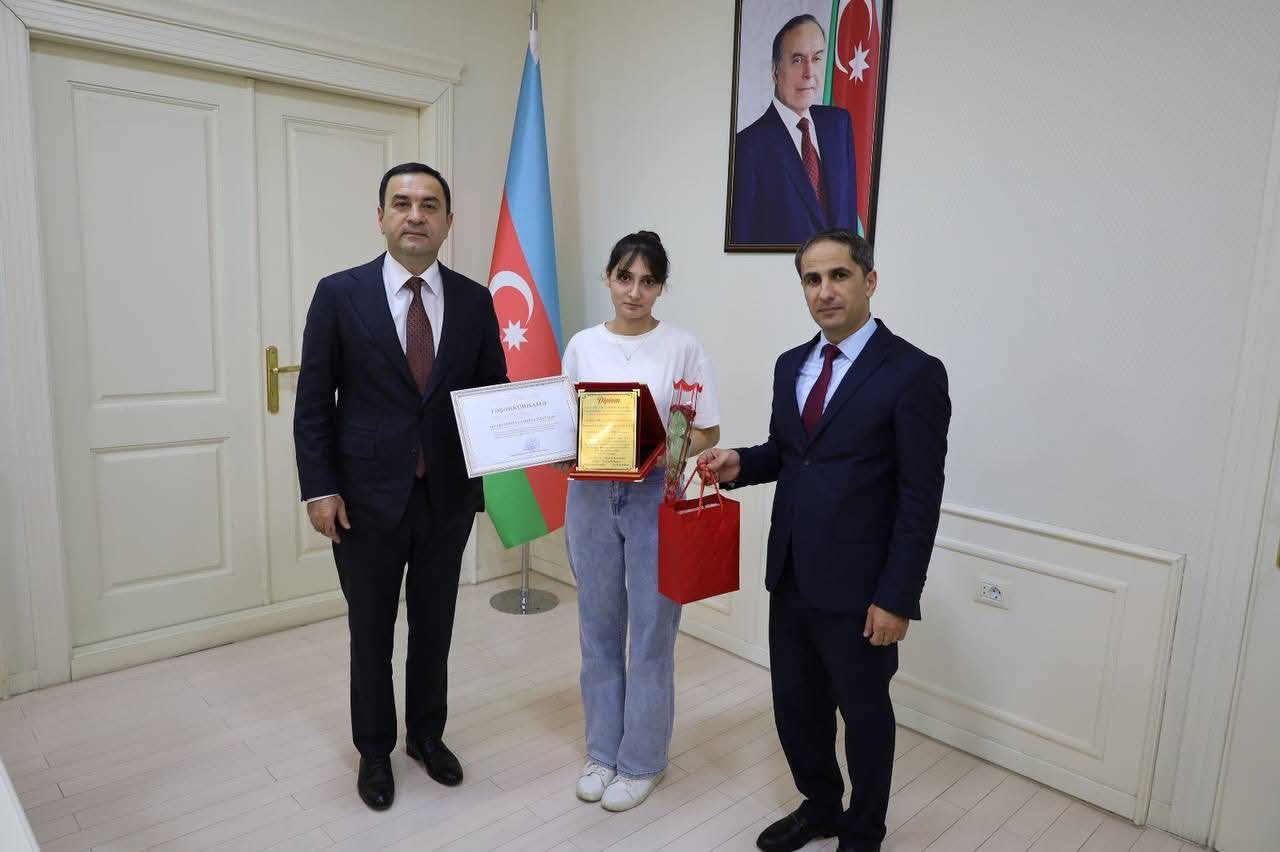 İsmayıllıda yüksək nəticə göstərmiş məzunlarla görüş keçirildi (FOTO)