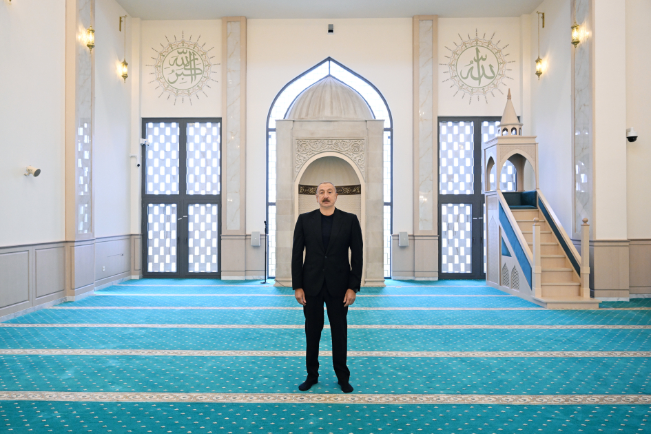Hadrut məscidinin açılışı oldu (YENİLƏNİB)