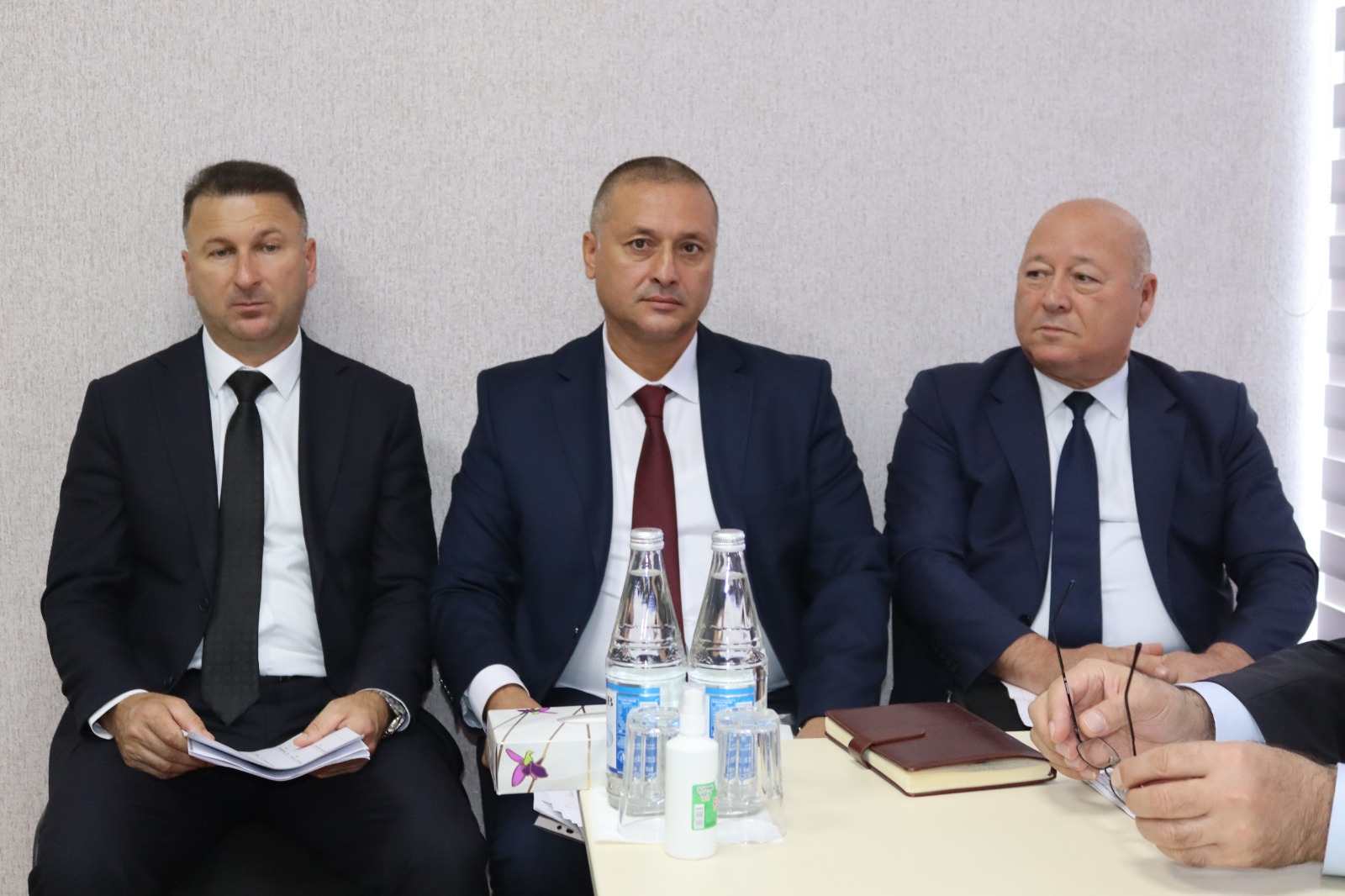 Zaur Mikayılov Xaçmazda vətəndaşlarla görüşdü (FOTO)