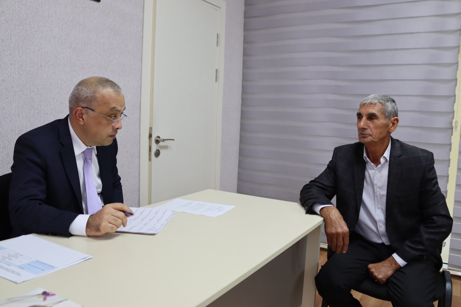 Zaur Mikayılov Xaçmazda vətəndaşlarla görüşdü (FOTO)
