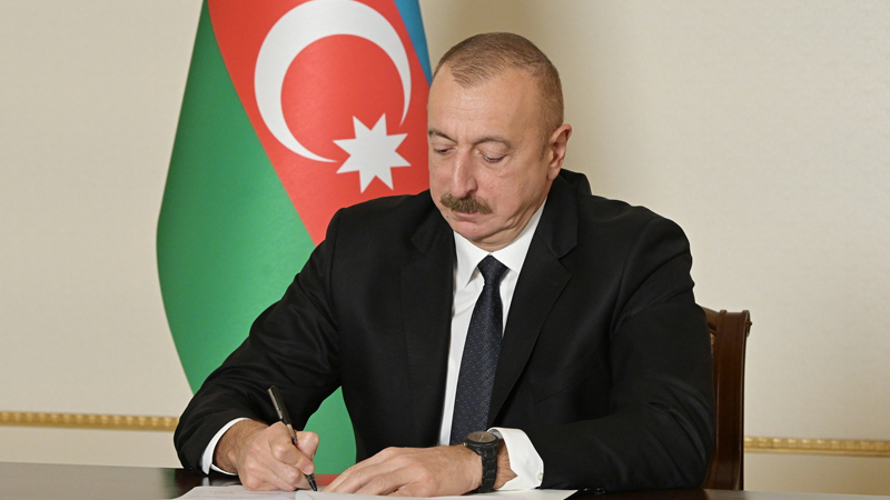 Prezident iki nəfərə general-mayor rütbəsi verdi