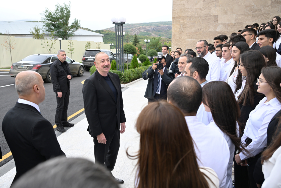 Prezident Qarabağ Universitetində açılışlar etdi (YENİLƏNİB)