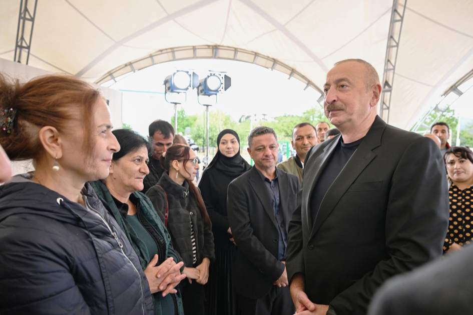 Prezident Qırmızı Bazar, Hadrut və Sos sakinləri ilə görüşdü (YENİLƏNİB)