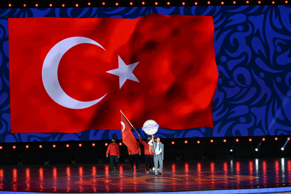 III MDB Oyunlarının açılış mərasimi keçirildi, Prezident və birinci xanım iştirak etdi (YENİLƏNİB)